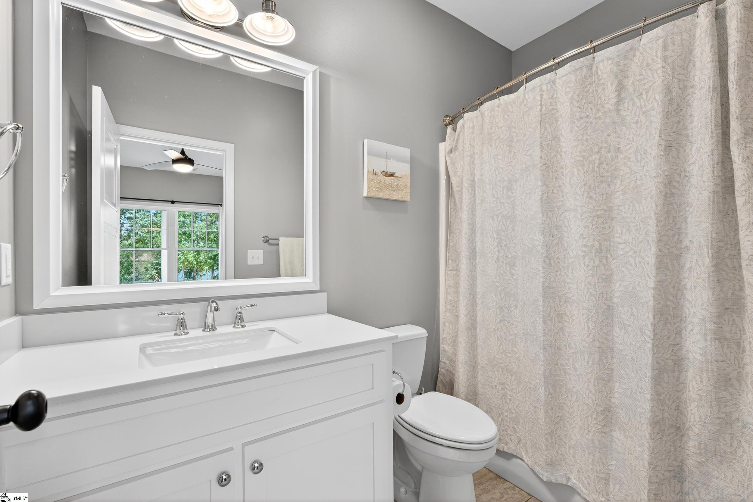 West Union, South Carolina 29696, United States, 4 Bedrooms Bedrooms, ,5 BathroomsBathrooms,Residential,Active,215824