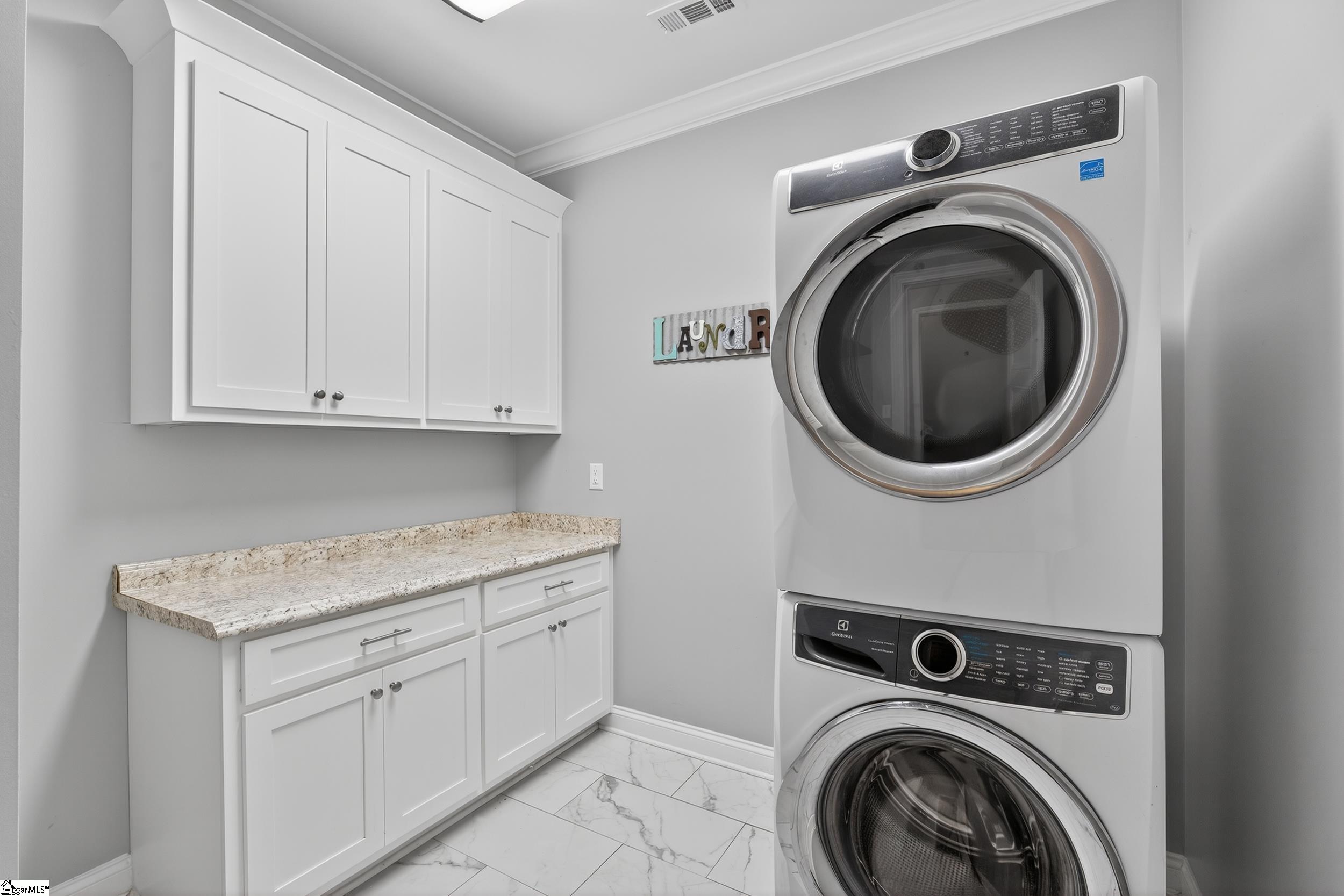 West Union, South Carolina 29696, United States, 4 Bedrooms Bedrooms, ,5 BathroomsBathrooms,Residential,Active,215824