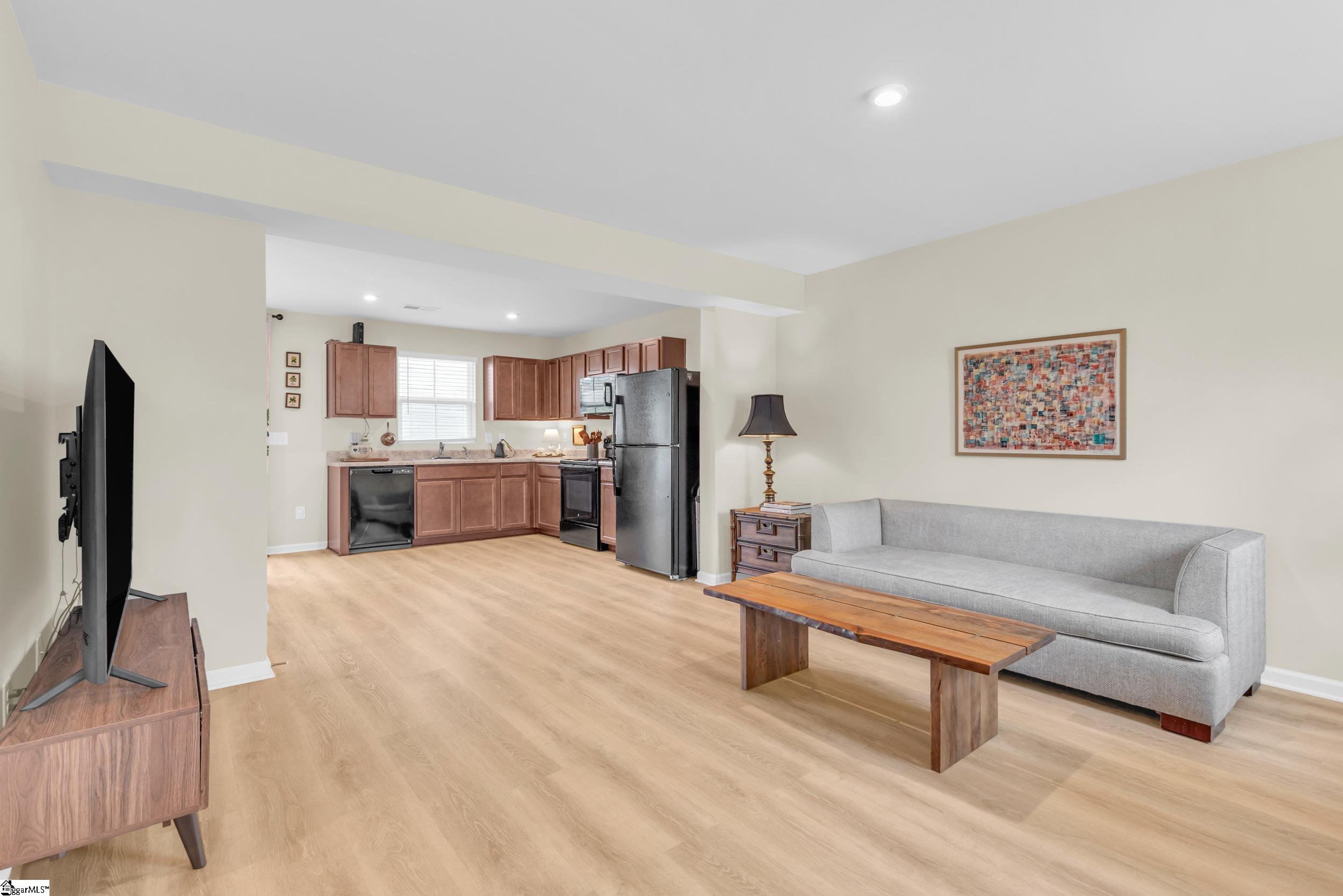 106 Forthside Way
