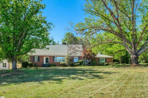 Photo of 1429 East Calhoun Street, Anderson, SC 29621 (MLS # 1589294)