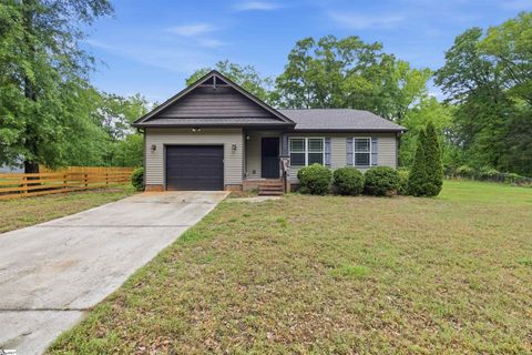 Photo of 5010 Bragg Road, Woodruff, SC 29388 (MLS # 1590345)