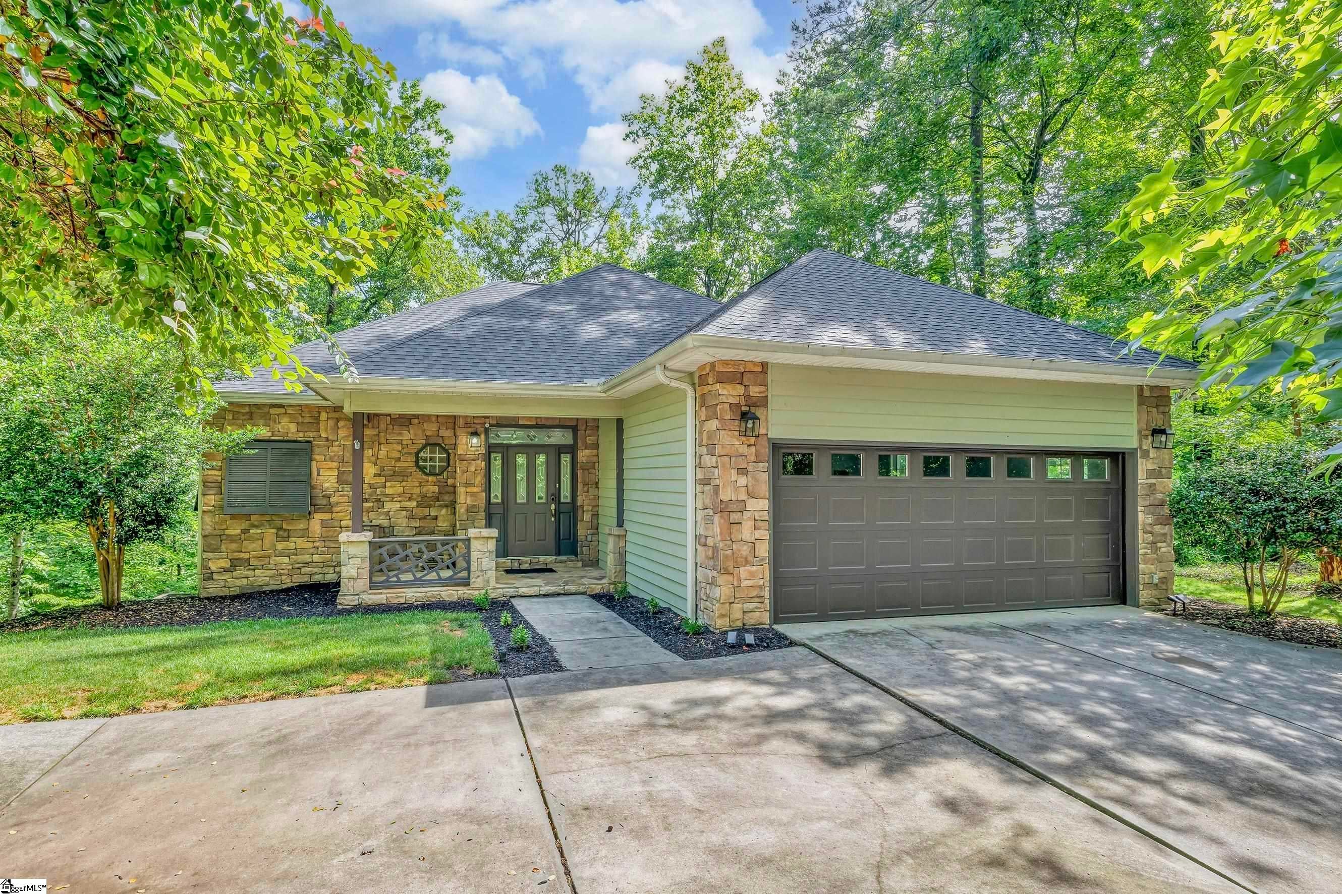 107 Blackfox Way