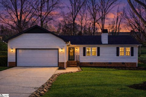 105 Kestrel Court Taylors SC 29687