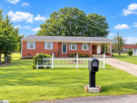 Photo of 12 Ferol Drive, Greenville, SC 29611 (MLS # 1607576)