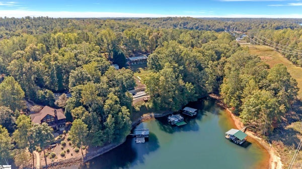 963 FISHERMANS COVE DR, SENECA, SC 29672 - Image 7890c4e0bdbfa8cd85f51aa46fc52d15/1153329329