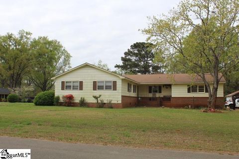 Photo of 300 Marion Place, Clinton, SC 29325 (MLS # 1586323)