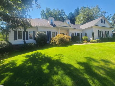 Photo of 305 Beckworth Drive, Taylors, SC 29687 (MLS # 1587524)
