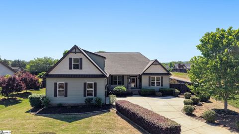 Photo of 104 Crimson Glory Way, Travelers Rest, SC 29690 (MLS # 1589557)