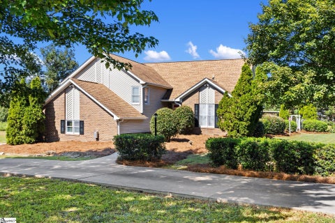 Photo of 102 Chestnut Hill, Laurens, SC 29360 (MLS # 1603428)