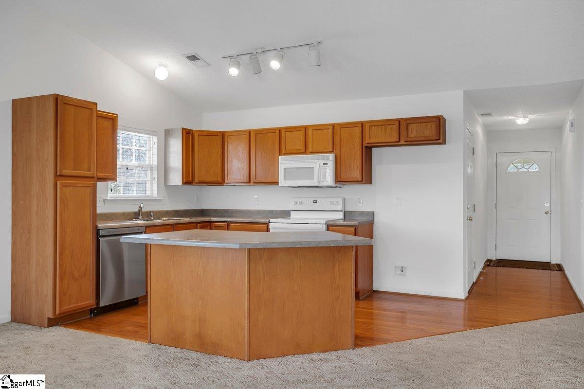 Taylors, South Carolina 29687, United States, 3 Bedrooms Bedrooms, ,2 BathroomsBathrooms,Residential,Pending,77885