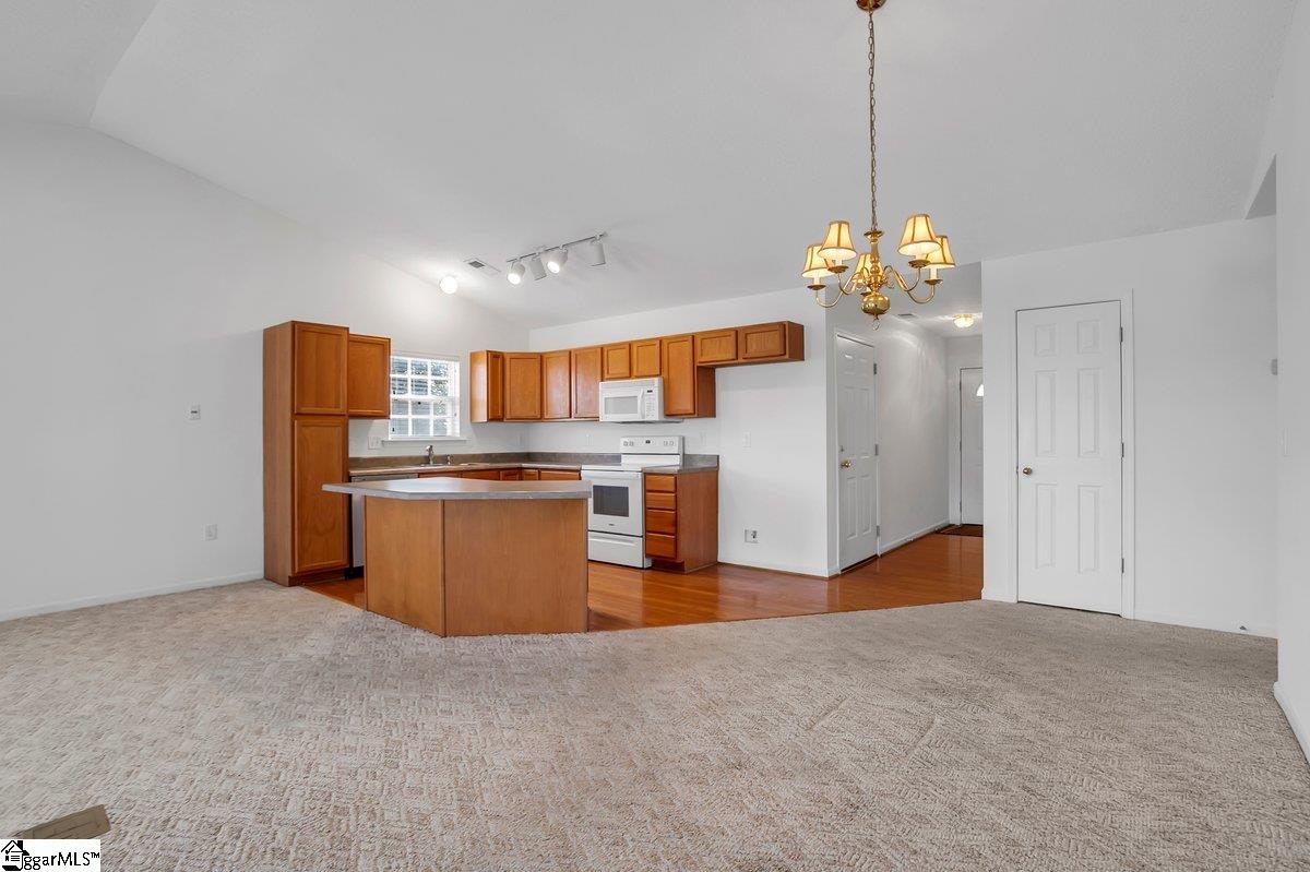 Taylors, South Carolina 29687, United States, 3 Bedrooms Bedrooms, ,2 BathroomsBathrooms,Residential,Pending,77885