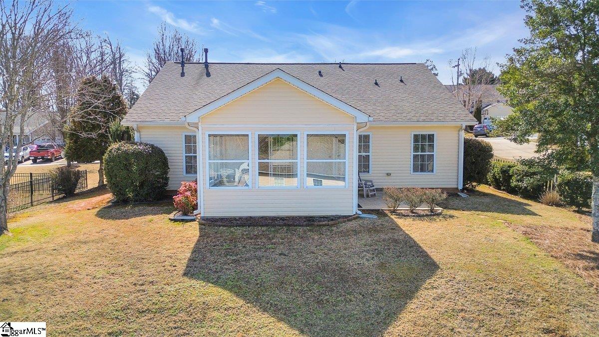 Taylors, South Carolina 29687, United States, 3 Bedrooms Bedrooms, ,2 BathroomsBathrooms,Residential,Pending,77885