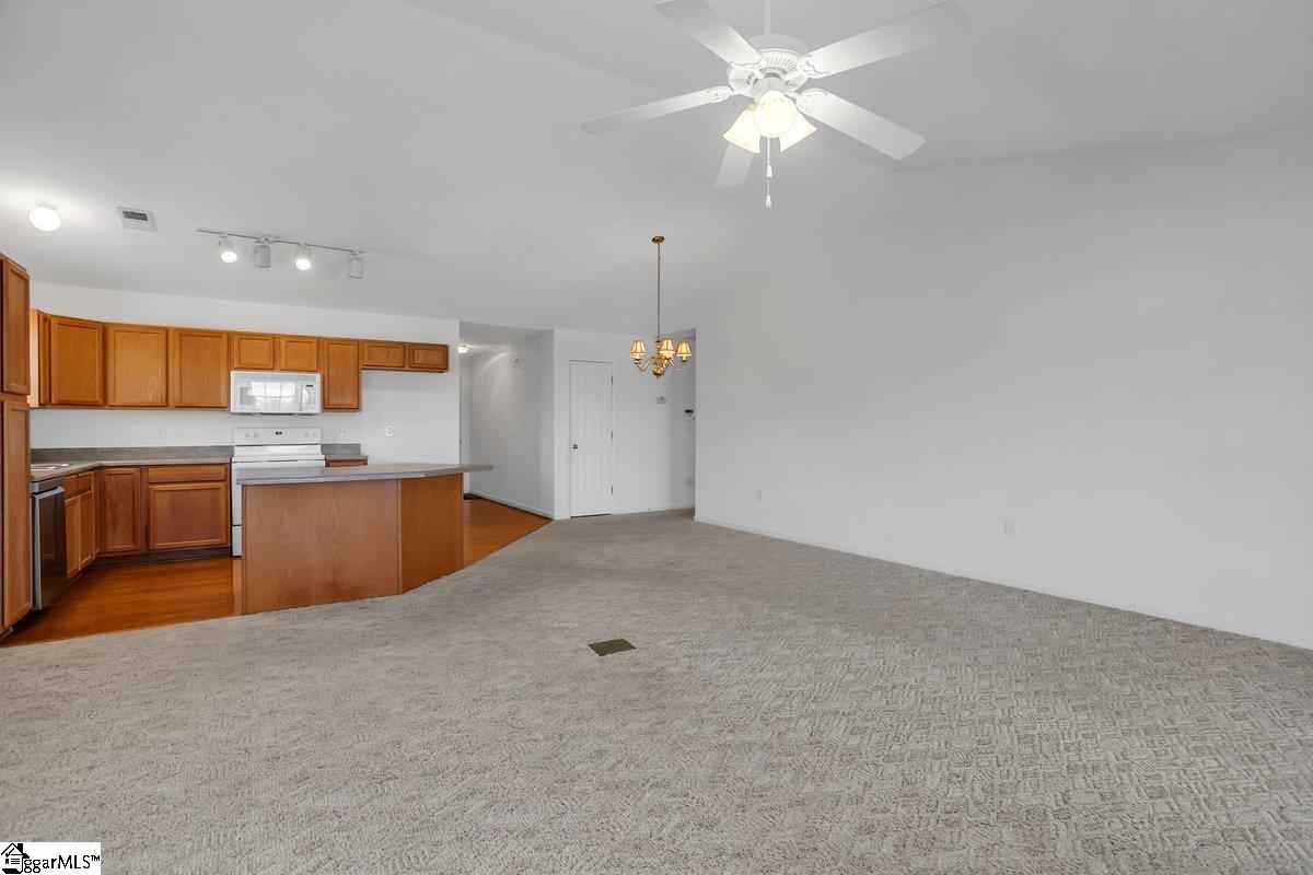 Taylors, South Carolina 29687, United States, 3 Bedrooms Bedrooms, ,2 BathroomsBathrooms,Residential,Pending,77885