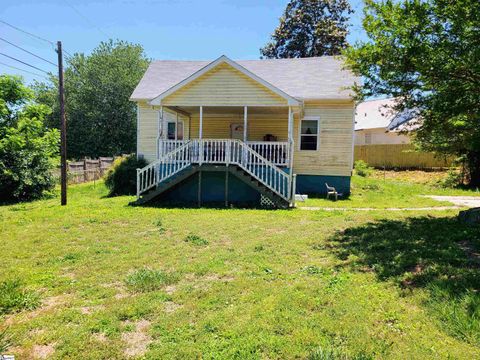 Photo of 31 Mccaughrin Street, Pelzer, SC 29669 (MLS # 1591880)