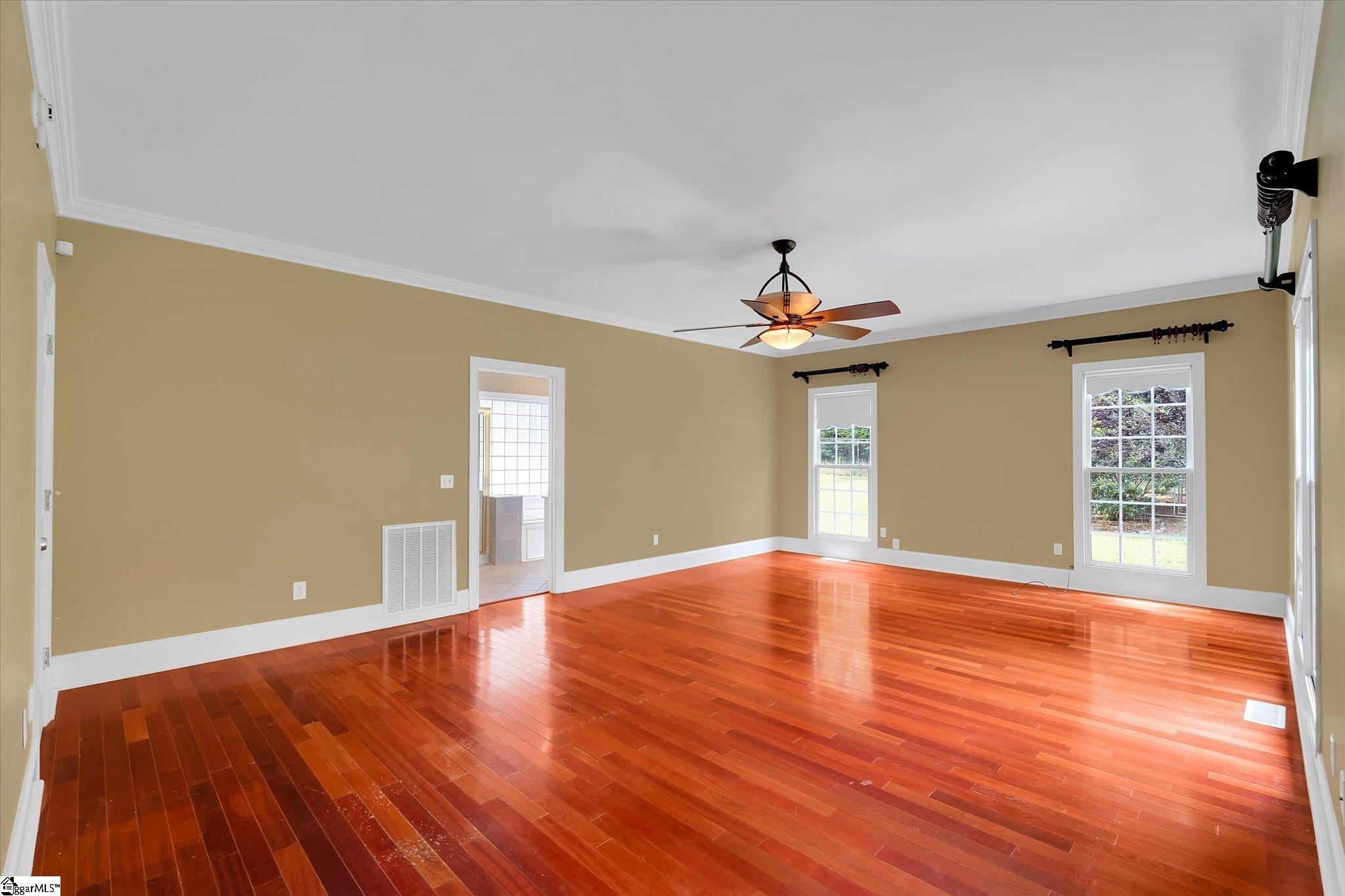 Clinton, South Carolina 29325, United States, 4 Bedrooms Bedrooms, ,4 BathroomsBathrooms,Residential,Contingent,151526