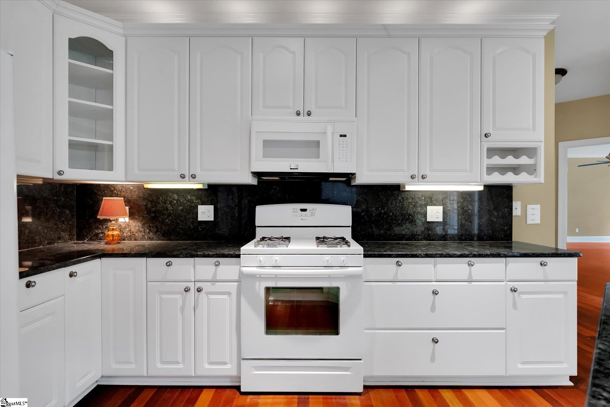 Clinton, South Carolina 29325, United States, 4 Bedrooms Bedrooms, ,4 BathroomsBathrooms,Residential,Contingent,151526