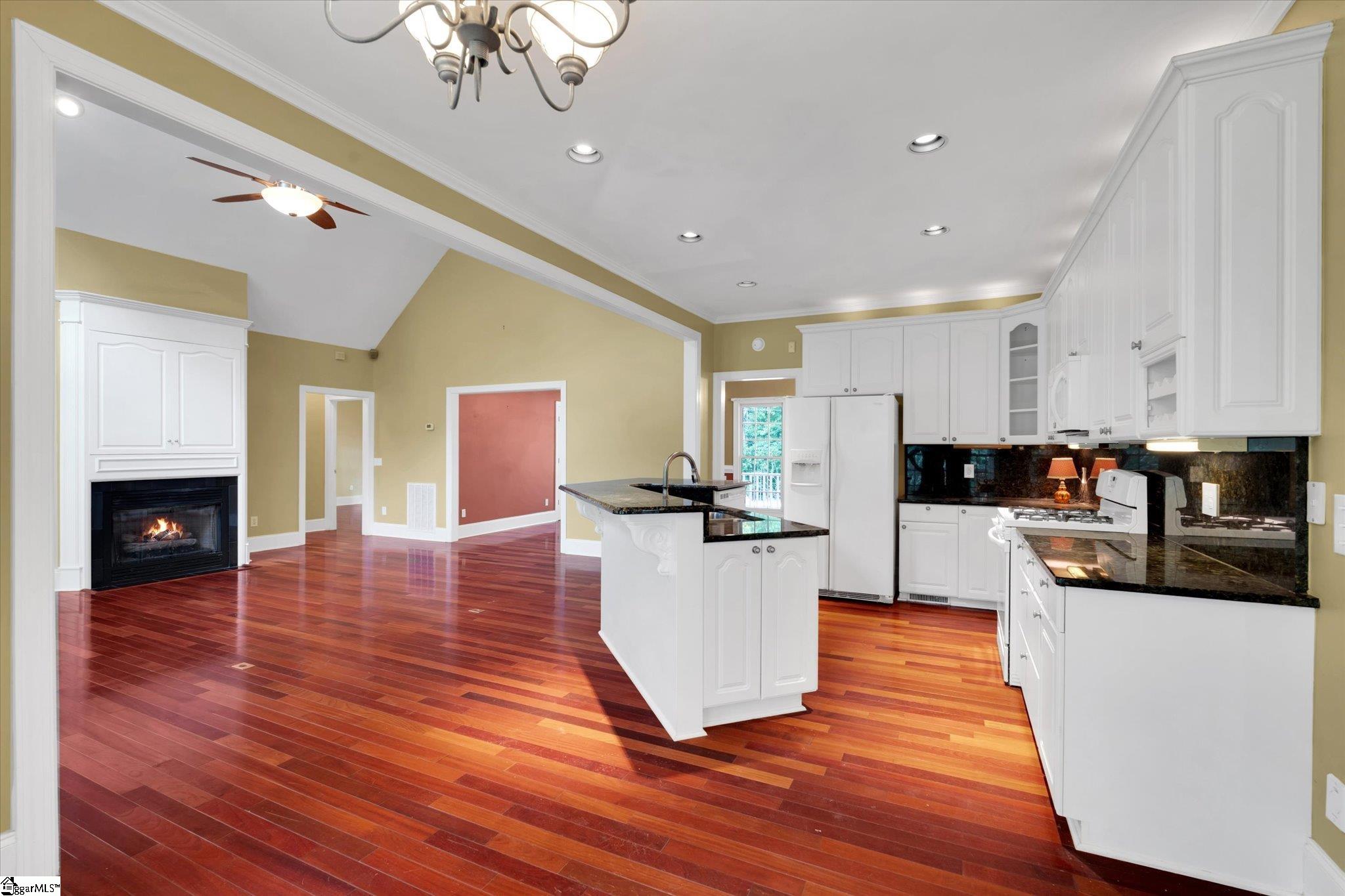 Clinton, South Carolina 29325, United States, 4 Bedrooms Bedrooms, ,4 BathroomsBathrooms,Residential,Contingent,151526