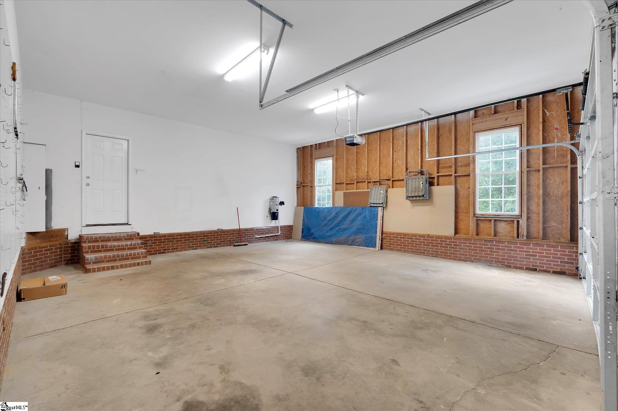 Clinton, South Carolina 29325, United States, 4 Bedrooms Bedrooms, ,4 BathroomsBathrooms,Residential,Contingent,151526