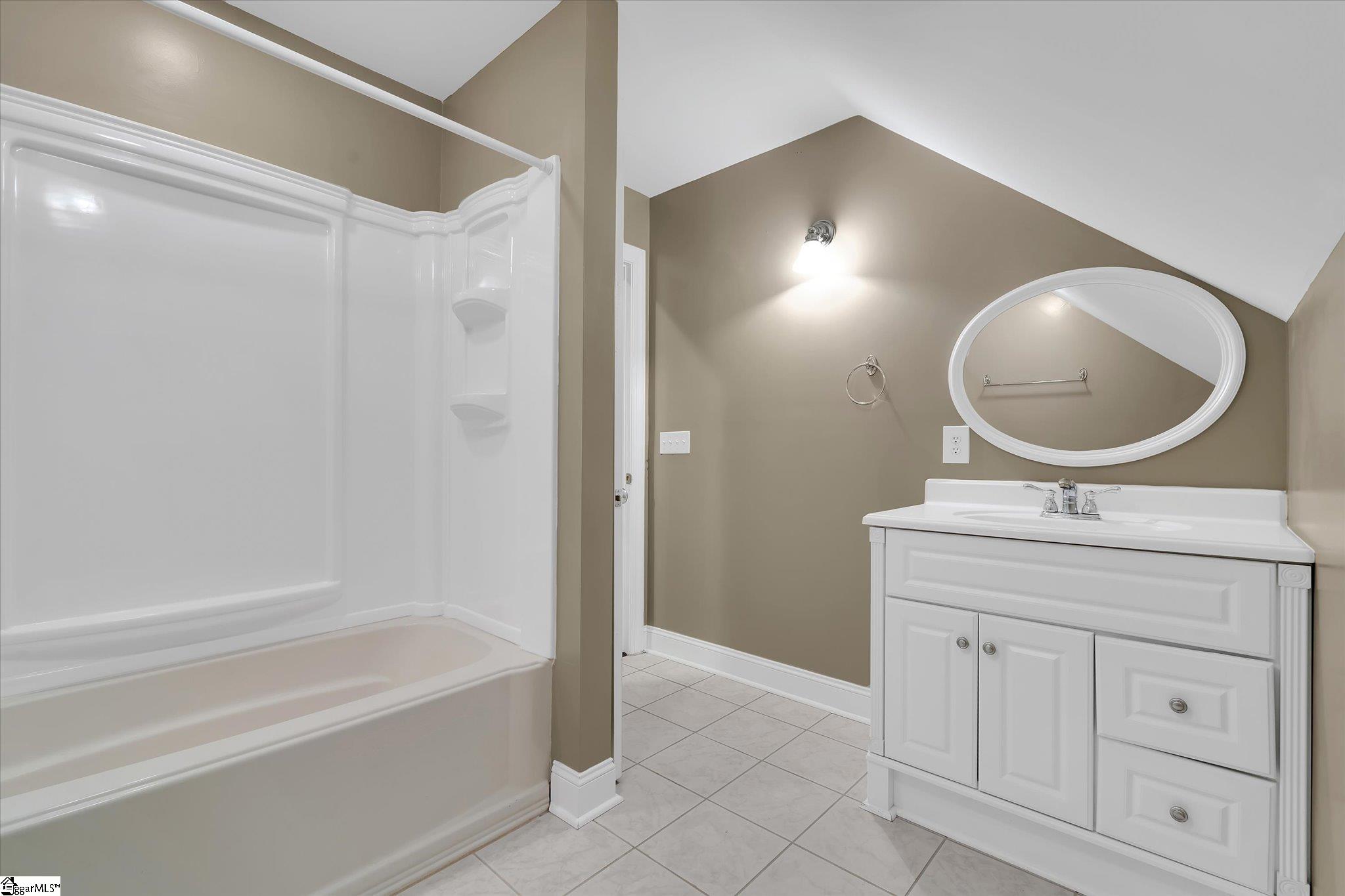 Clinton, South Carolina 29325, United States, 4 Bedrooms Bedrooms, ,4 BathroomsBathrooms,Residential,Contingent,151526