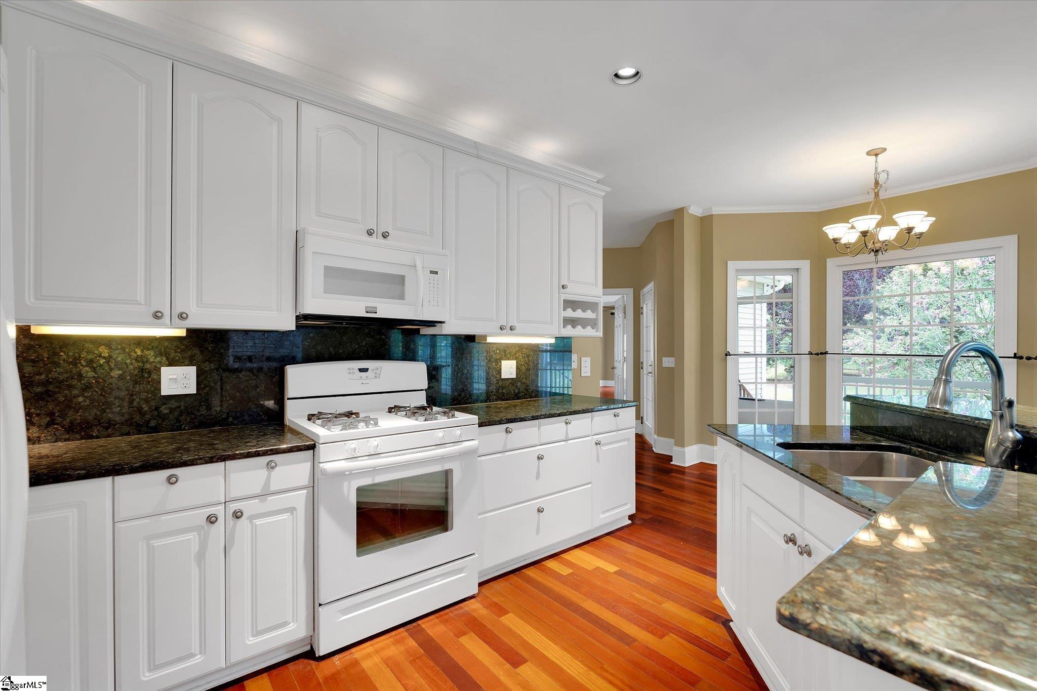 Clinton, South Carolina 29325, United States, 4 Bedrooms Bedrooms, ,4 BathroomsBathrooms,Residential,Contingent,151526