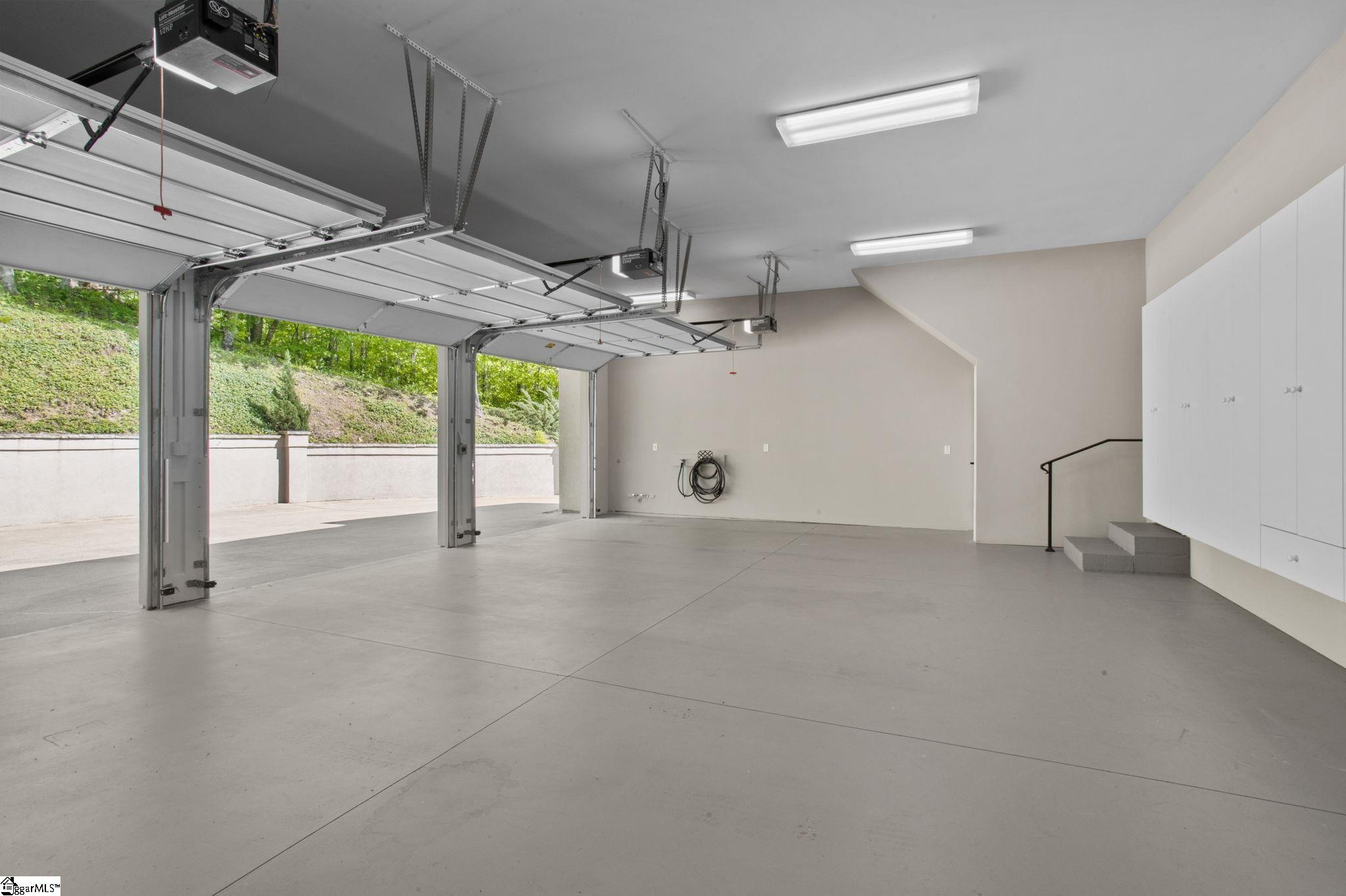 Landrum, South Carolina 29356, United States, 4 Bedrooms Bedrooms, ,4 BathroomsBathrooms,Residential,Active,124644