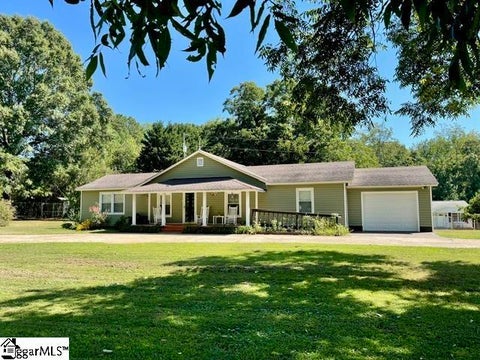 Photo of 554 Green River Road, Gaffney, SC 29341 (MLS # 1604269)