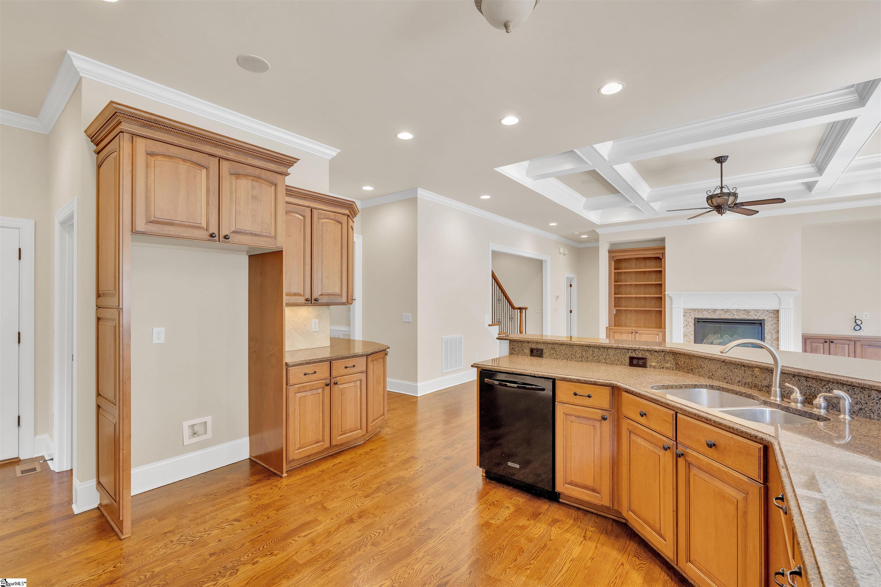 Simpsonville, South Carolina 29681, United States, 5 Bedrooms Bedrooms, ,4 BathroomsBathrooms,Residential,Active,174036