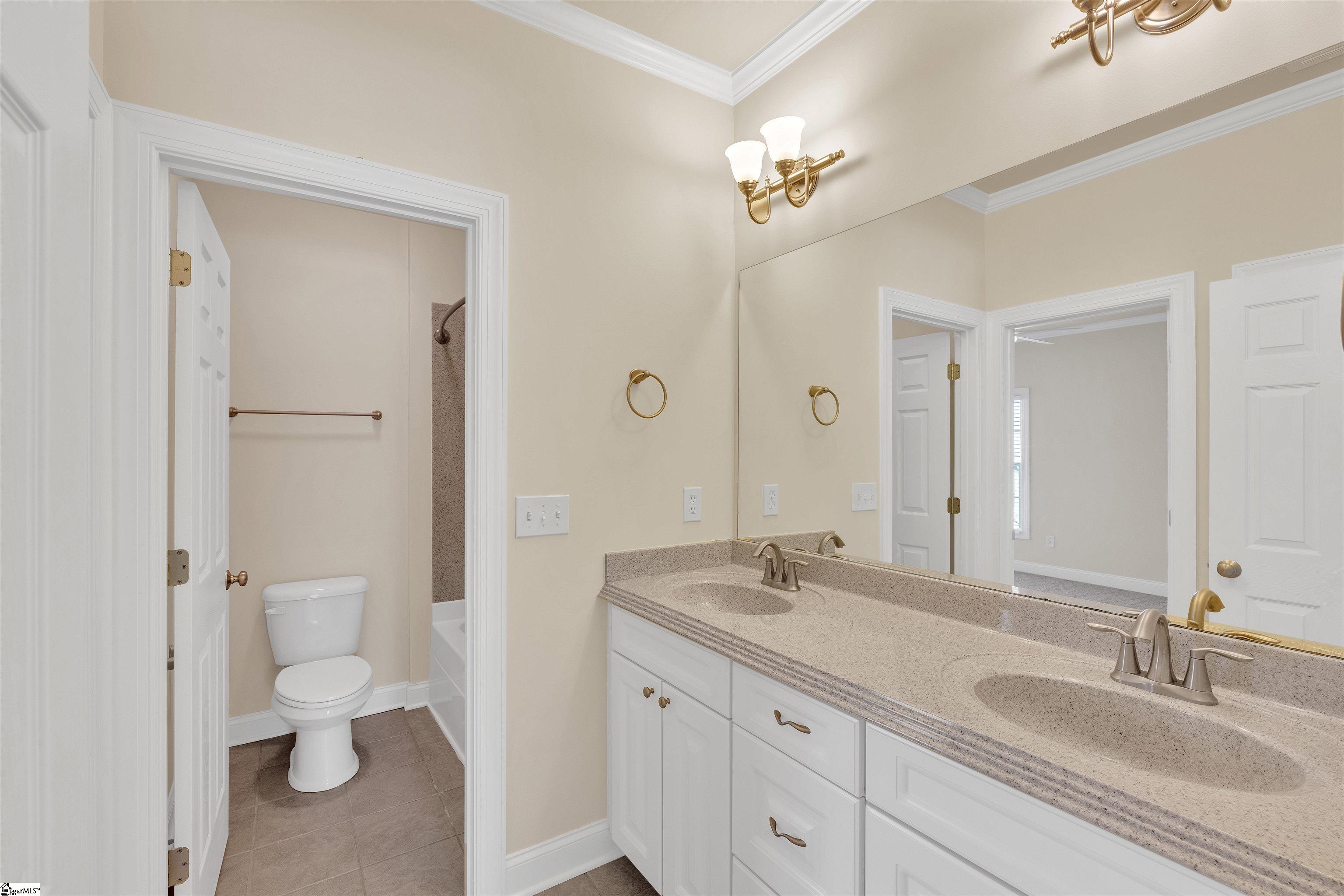 Simpsonville, South Carolina 29681, United States, 5 Bedrooms Bedrooms, ,4 BathroomsBathrooms,Residential,Active,174036