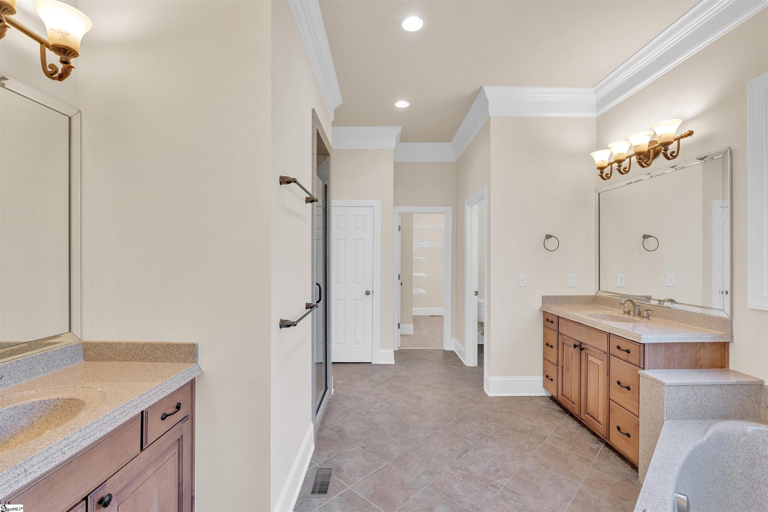 Simpsonville, South Carolina 29681, United States, 5 Bedrooms Bedrooms, ,4 BathroomsBathrooms,Residential,Active,174036