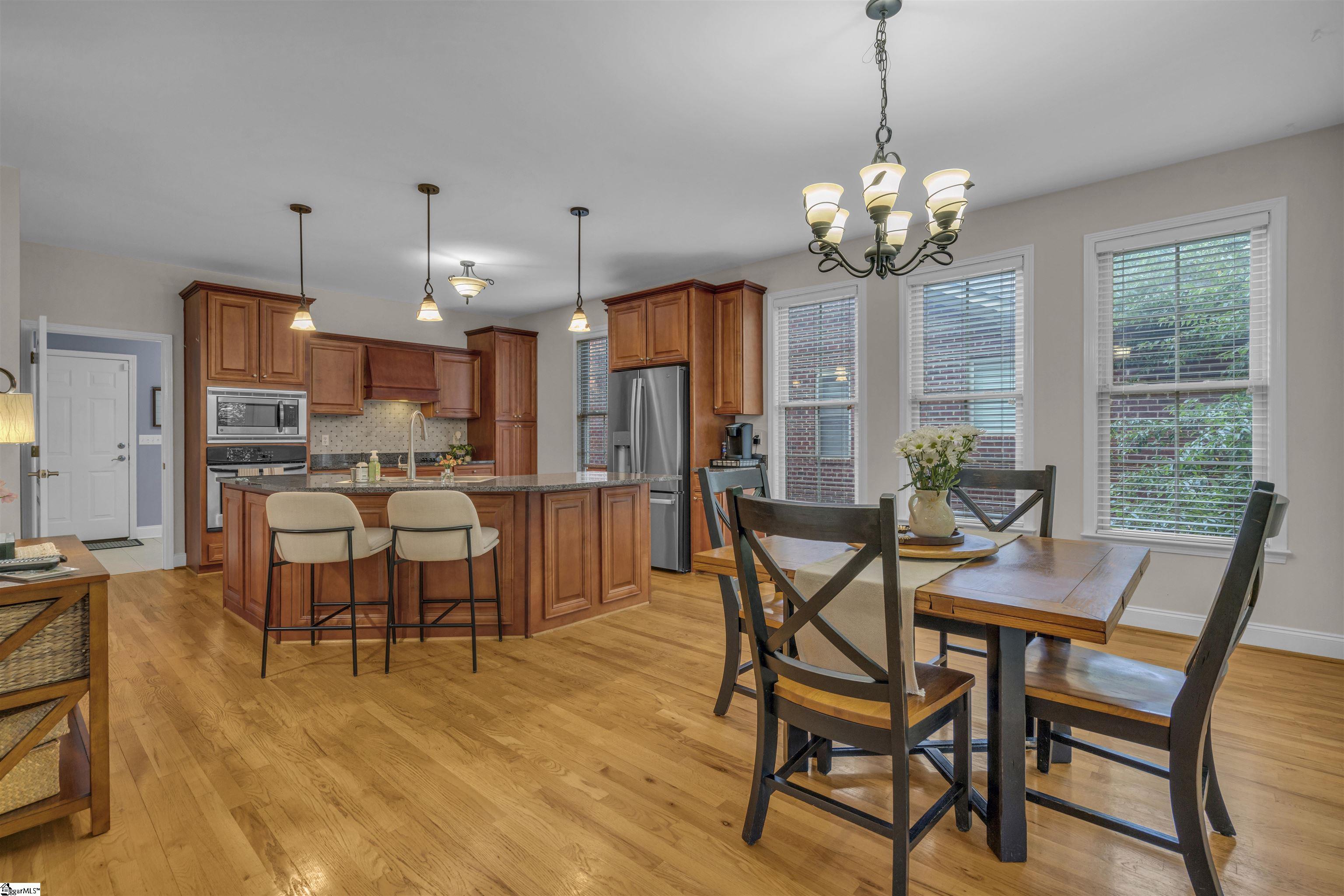 652 Mount Vernon Lane