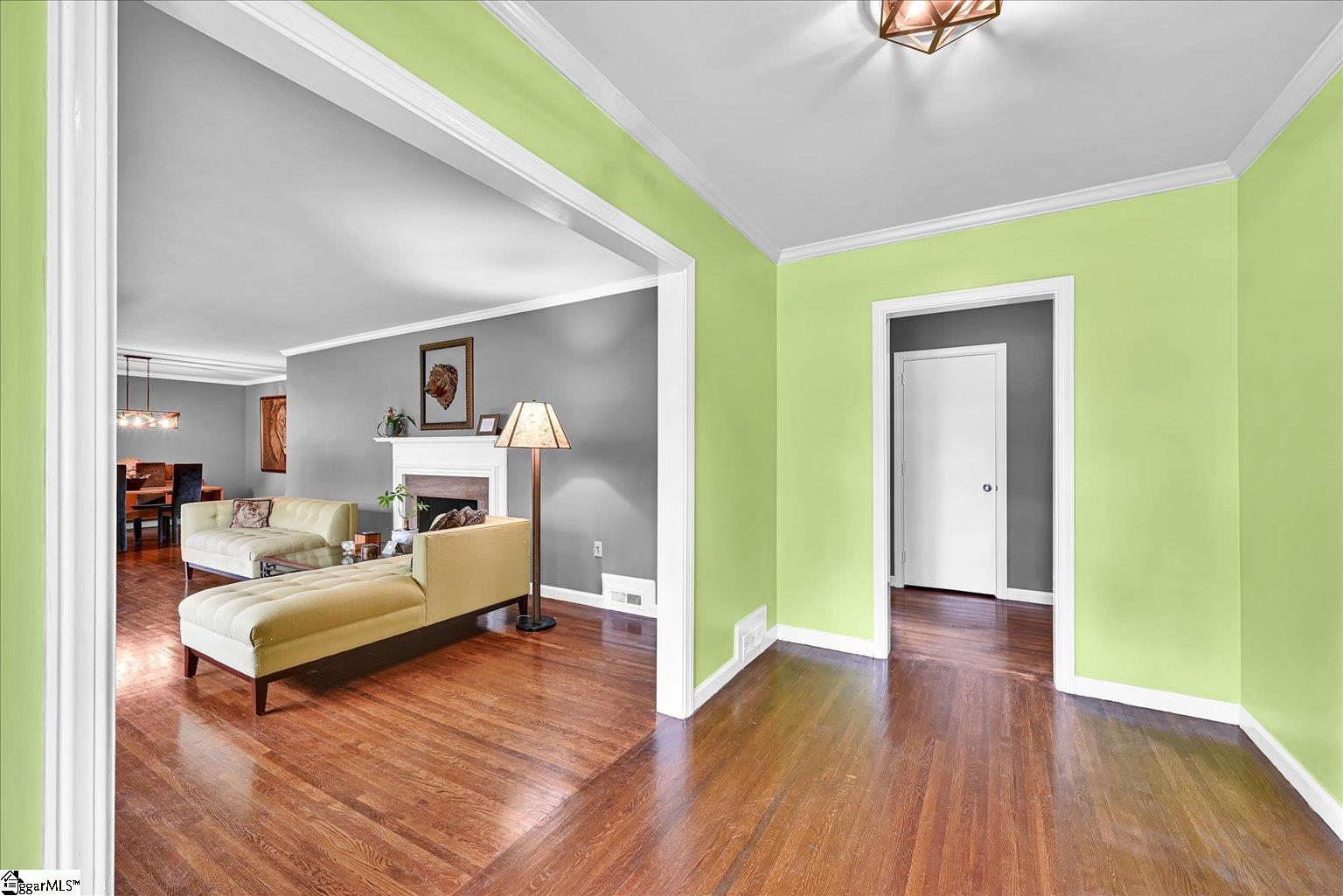 1102 Greenacres