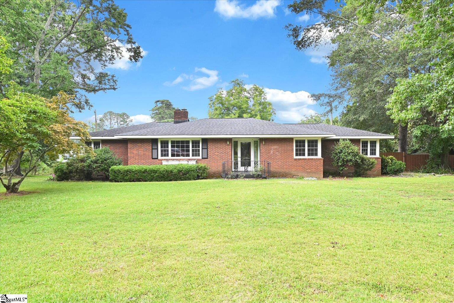 1102 Greenacres