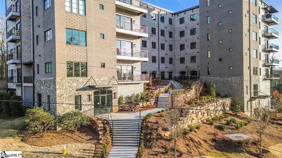 Greenville, South Carolina 29601, United States, 2 Bedrooms Bedrooms, ,2 BathroomsBathrooms,Residential,Active,75822