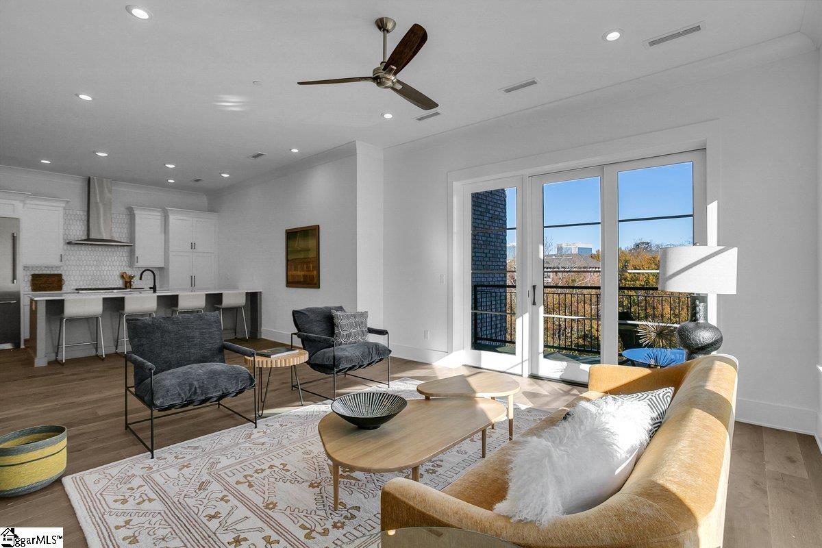 Greenville, South Carolina 29601, United States, 2 Bedrooms Bedrooms, ,2 BathroomsBathrooms,Residential,Active,75822