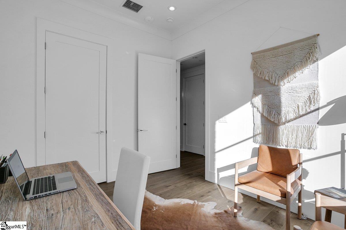 Greenville, South Carolina 29601, United States, 2 Bedrooms Bedrooms, ,2 BathroomsBathrooms,Residential,Active,75822