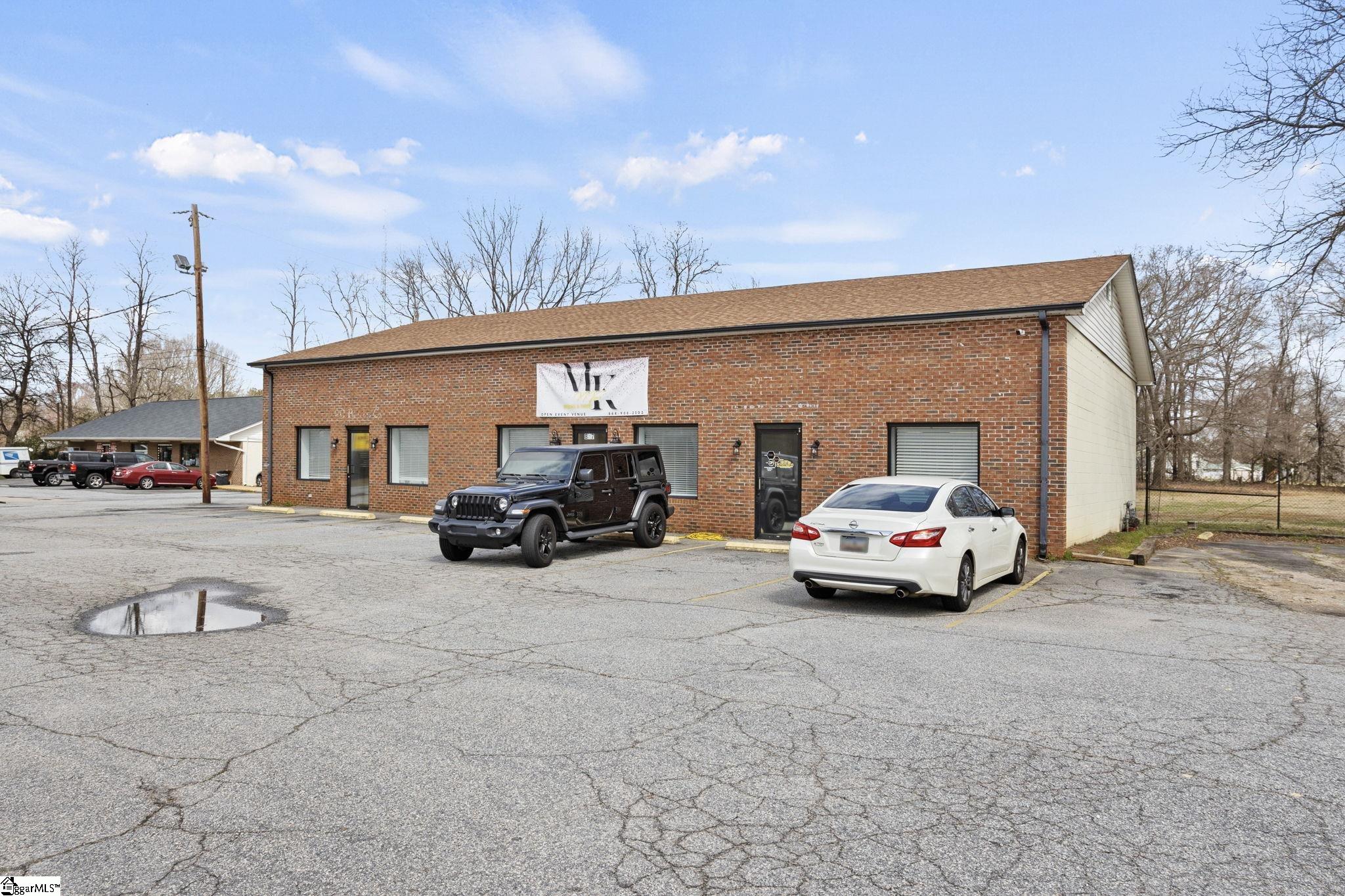 827A SE Main Street