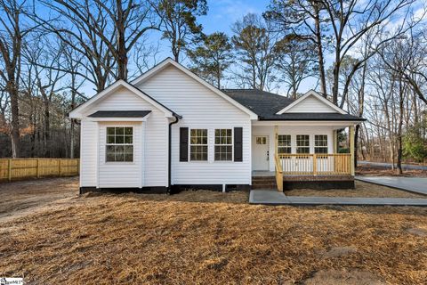 Photo of 88 Hand Drive, Belton, SC 29627 (MLS # 1583137)