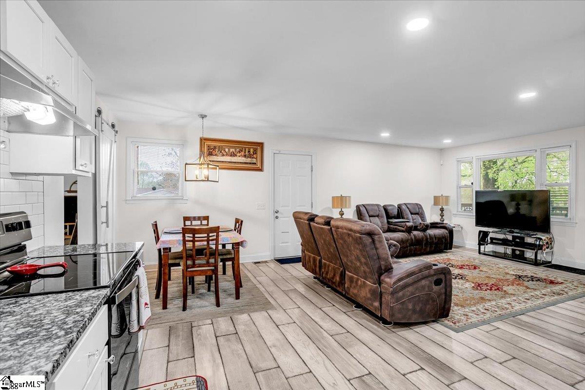 Piedmont, South Carolina 29673, United States, 3 Bedrooms Bedrooms, ,3 BathroomsBathrooms,Residential,Active,102849