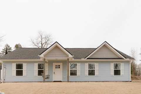 653 N Shamrock Avenue Landrum SC 29356