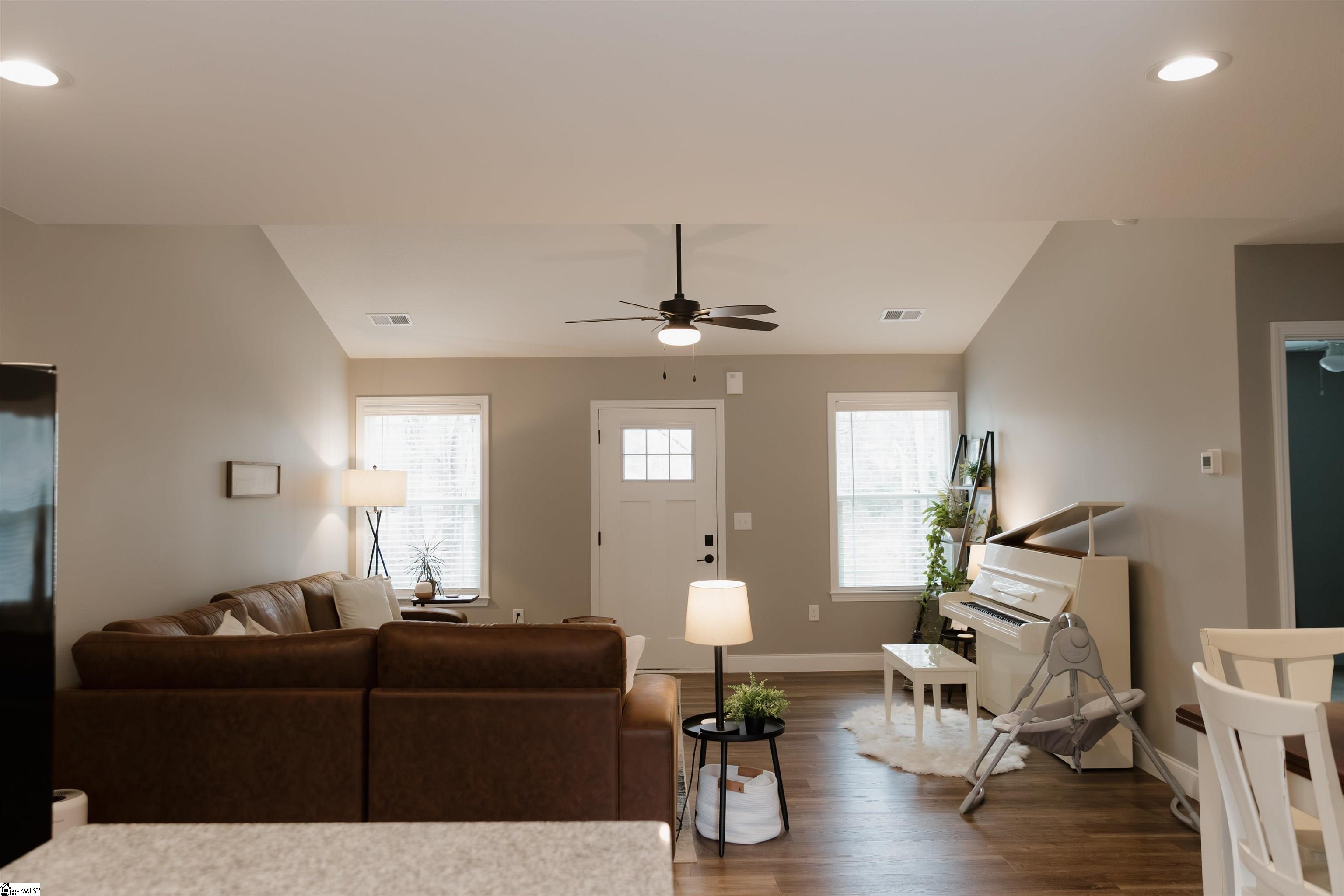 653 N Shamrock Avenue