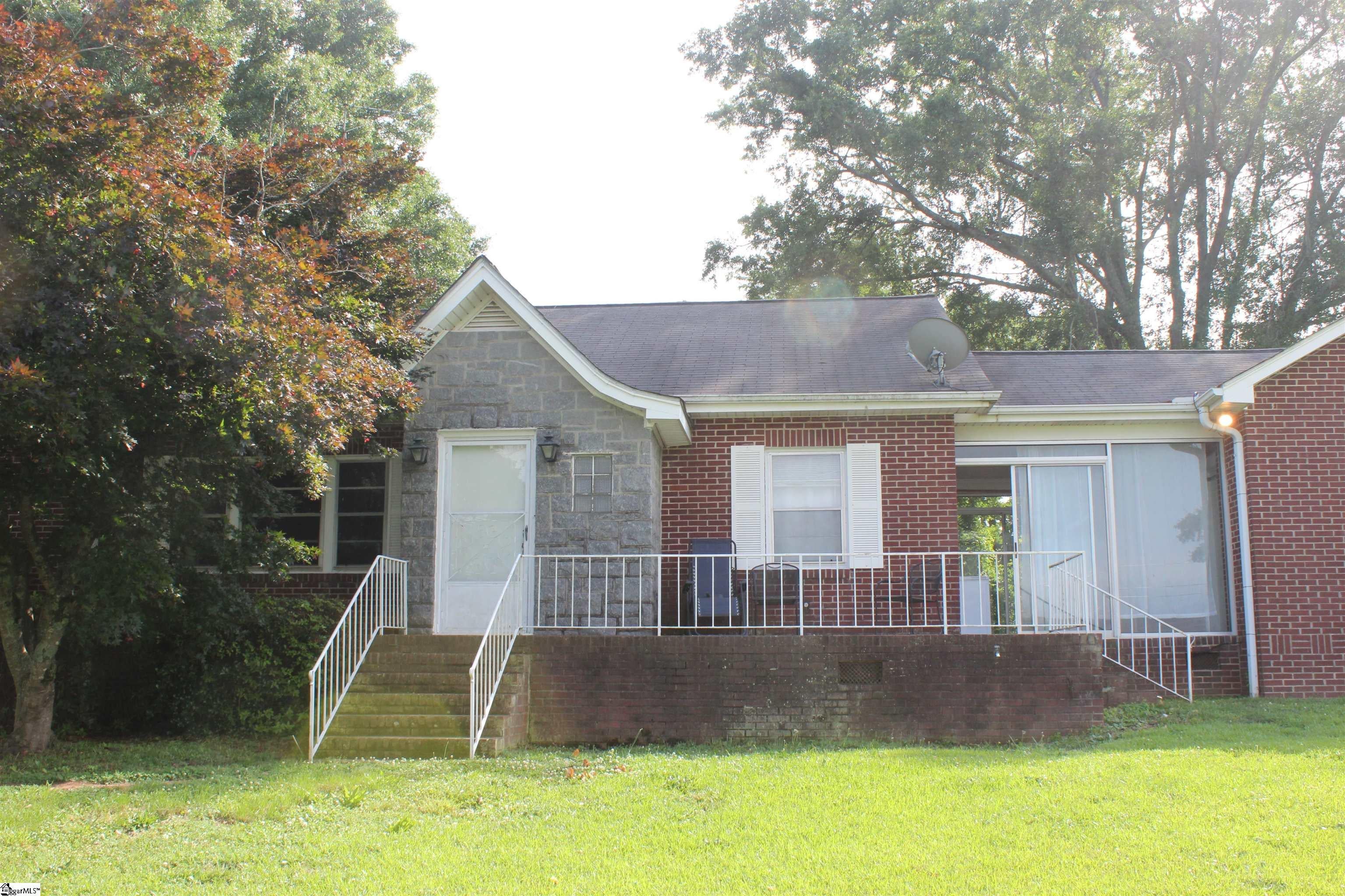 109 S Greenwood Avenue, Ware Shoals, SC, 29692