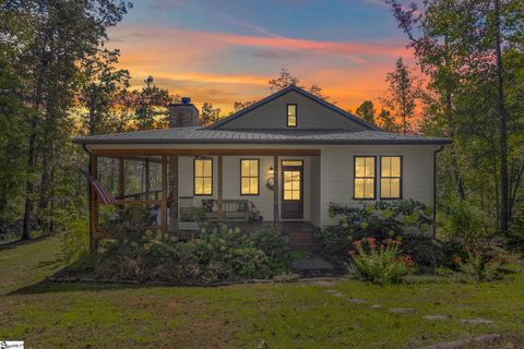 Photo of 527 Doe Run, Pickens, SC 29671 (MLS # 1571321)