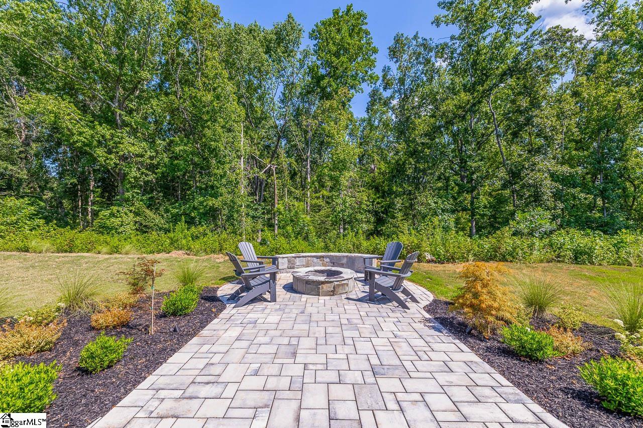 372 Hollythorpe Lane