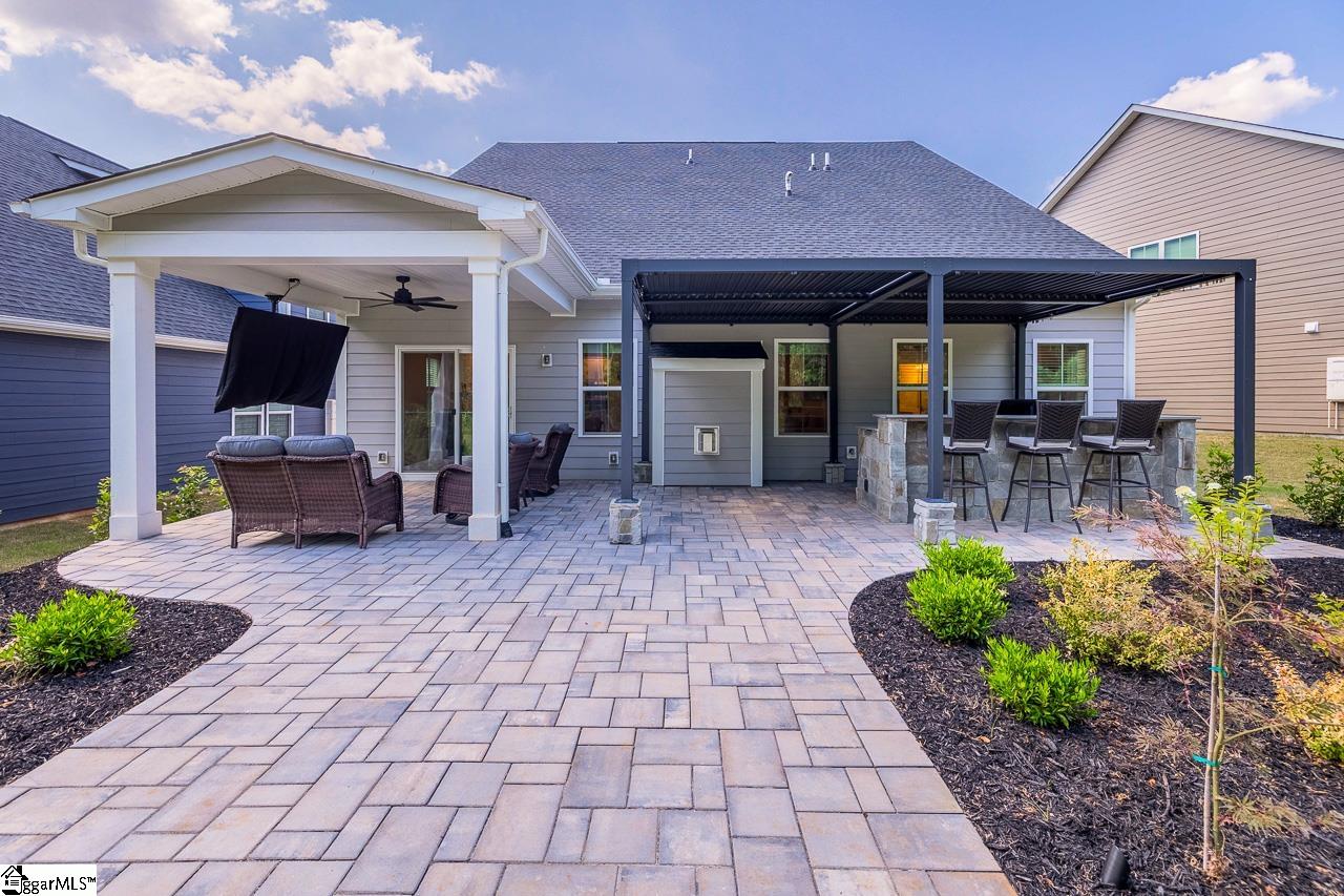 372 Hollythorpe Lane