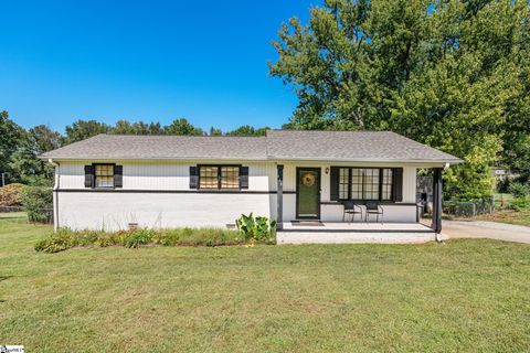 Photo of 408 Mcelhaney Road, Travelers Rest, SC 29690 (MLS # 1578503)