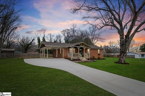 Photo of 113 Gayle Street, Piedmont, SC 29673 (MLS # 1583750)