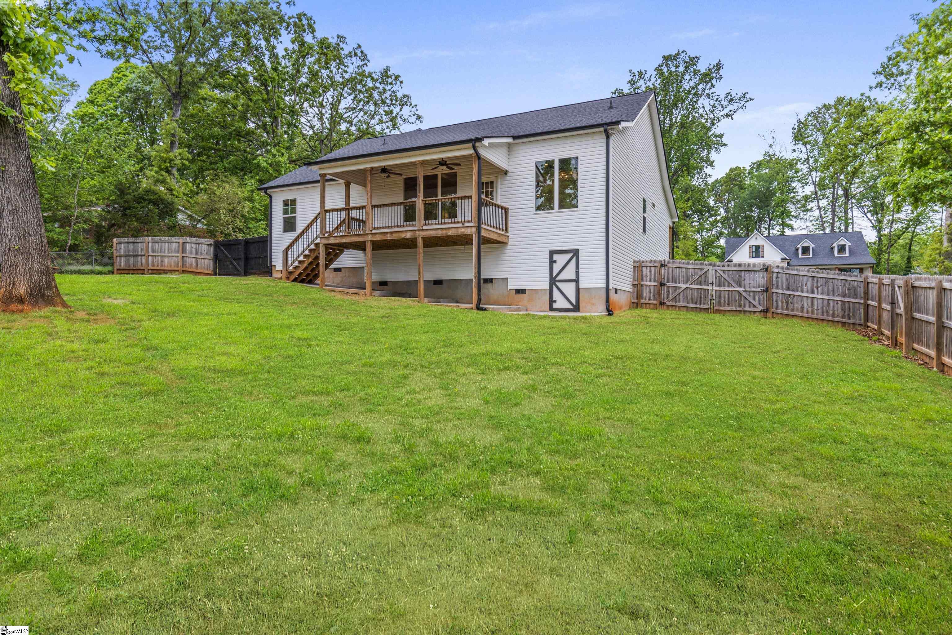 604 Robin Hood Lane