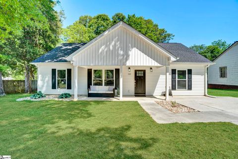 Photo of 122 W 3rd Avenue, Easley, SC 29640 (MLS # 1588981)