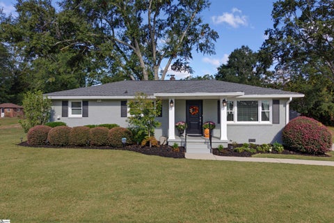 Photo of 111 S Pliney Circle, Simpsonville, SC 29681 (MLS # 1606974)