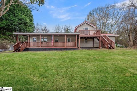 Photo of 135 Commercial Circle, Westminster, SC 29693 (MLS # 1577790)